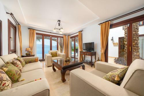 Villa Ayse - Seaview With Private Beach