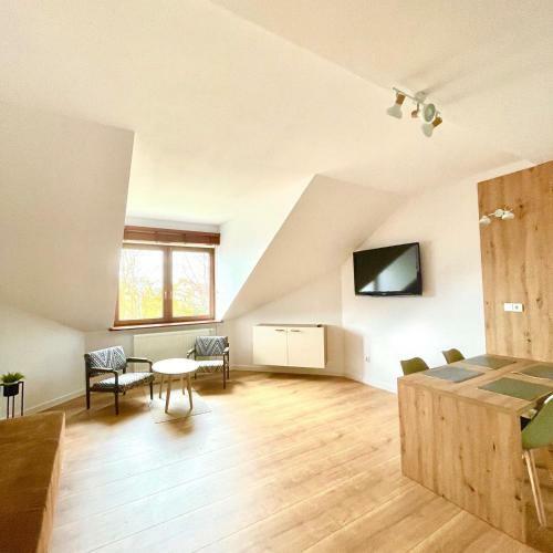 Marina Marcin Kr�l