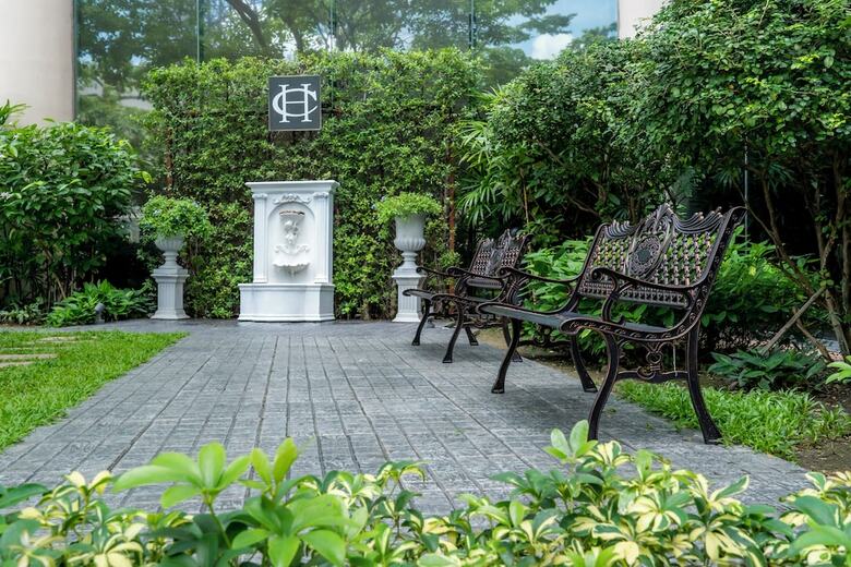 Hotel Century Park