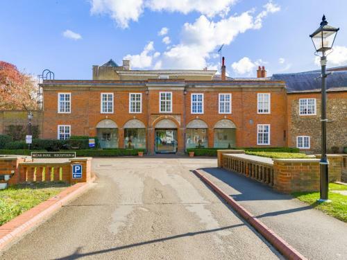 Hotel Hitchin Priory