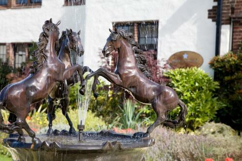 Western House Hotel