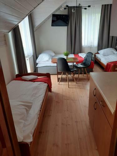 Bed & Breakfast Pokoje Go?cinne Krzy?