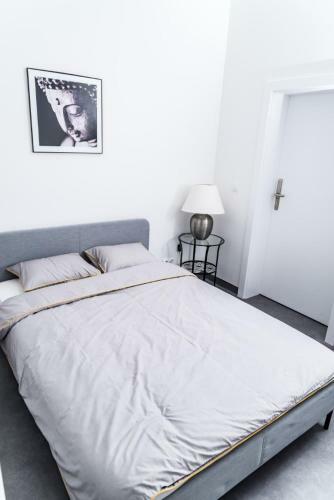 Albergue Chopin Host