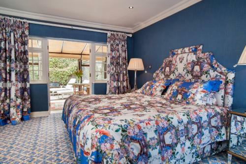 Summer Lodge Hotel