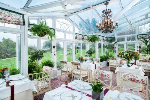 Summer Lodge Hotel
