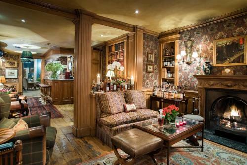 Summer Lodge Hotel