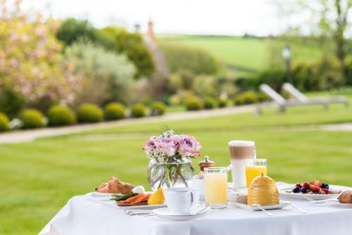 Summer Lodge Hotel
