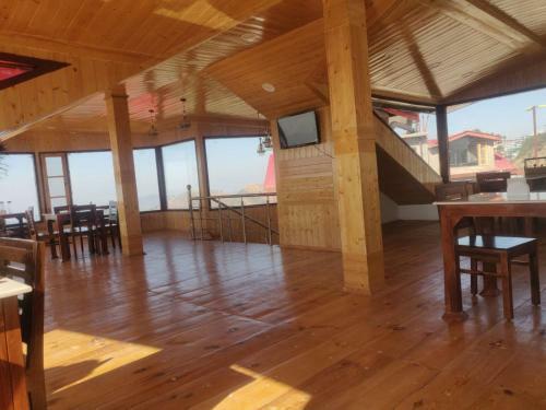 Bed & Breakfast Khazani Stays