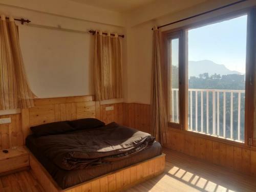 Bed & Breakfast Khazani Stays