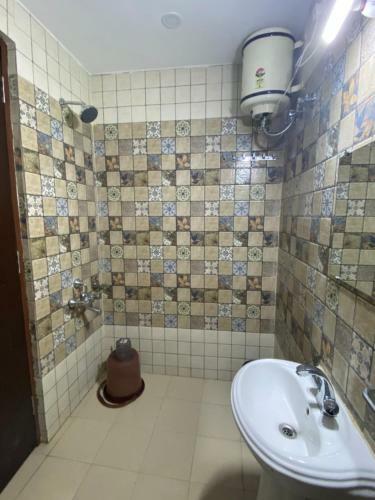 Albergue Hotel Savitrilok