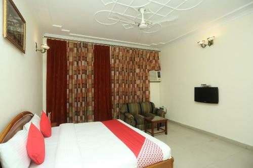 Oyo Preferred 18273 Hotel Basera
