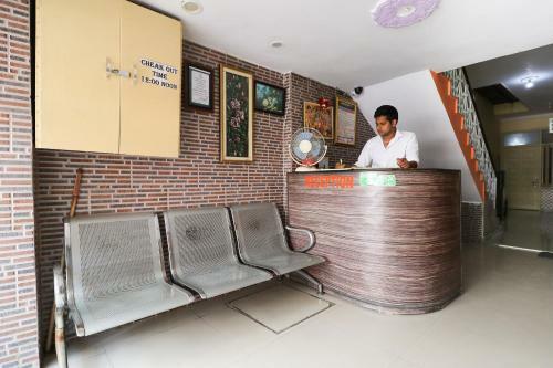 Oyo Flagship 62681 Hotel Deep Residency
