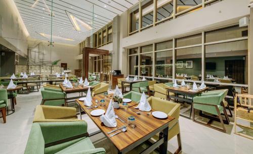 Hotel The Fern Residency Karad