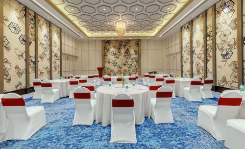 Hotel The Fern Residency Karad