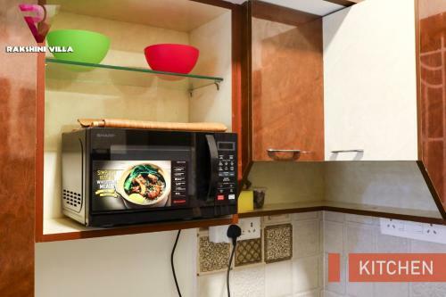 Rakshini Villa Rv Home Stay
