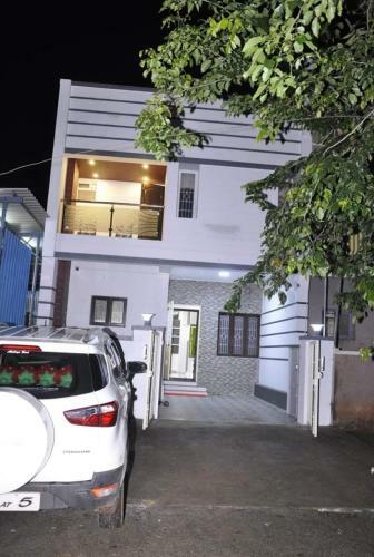 Rakshini Villa Rv Home Stay
