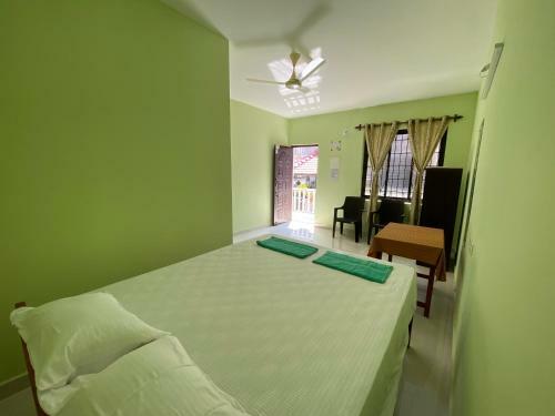 Hostal Flavia Guest House