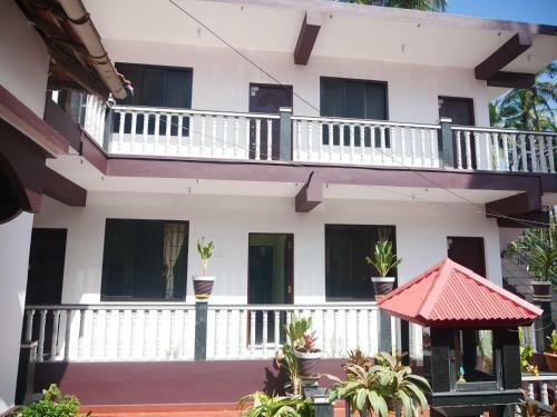 Hostal Flavia Guest House