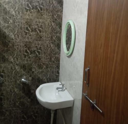 Hotel Welcome By Wb Inn, Kanpur