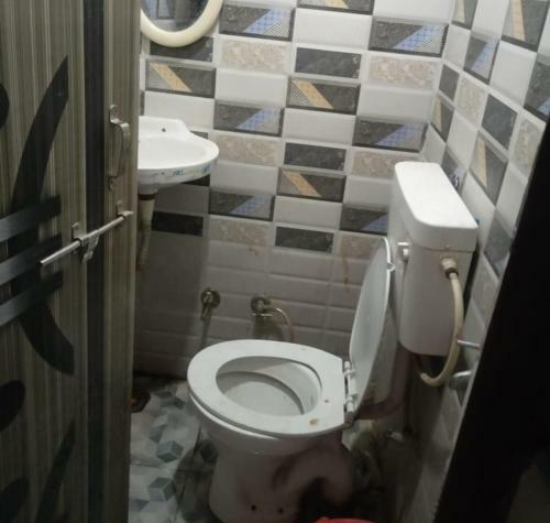 Hotel Radhey Milan By Wb Inn, Kanpur