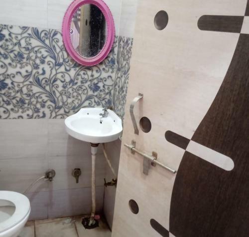 Hotel Radhey Milan By Wb Inn, Kanpur