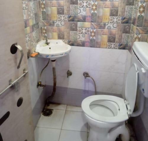 Hotel Radhey Milan By Wb Inn, Kanpur
