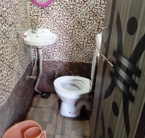 Hotel Radhey Milan By Wb Inn, Kanpur