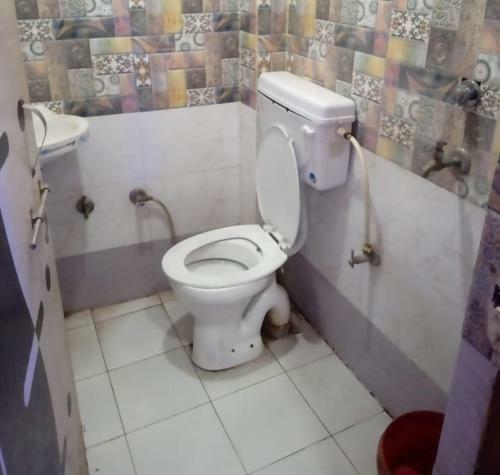 Hotel Radhey Milan By Wb Inn, Kanpur