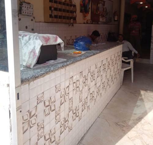 Hotel Radhey Milan By Wb Inn, Kanpur