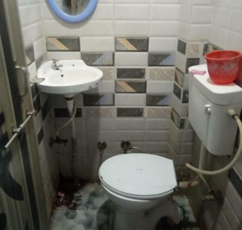 Hotel Radhey Milan By Wb Inn, Kanpur