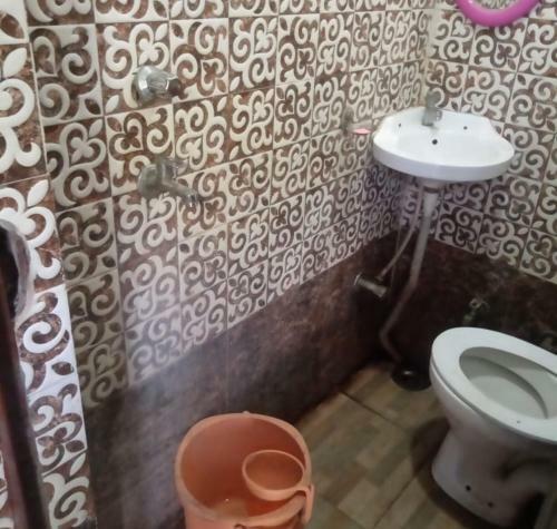 Hotel Radhey Milan By Wb Inn, Kanpur