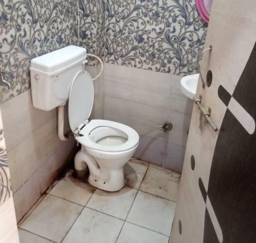 Hotel Radhey Milan By Wb Inn, Kanpur