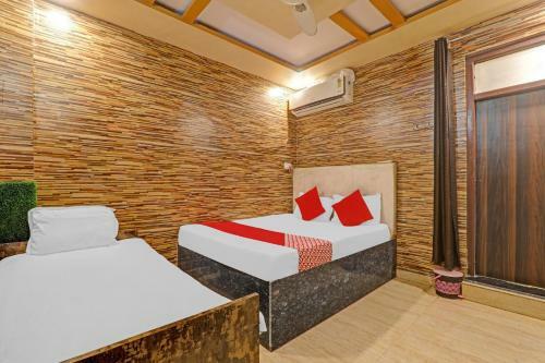 Oyo 87185 Hotel Chandel International