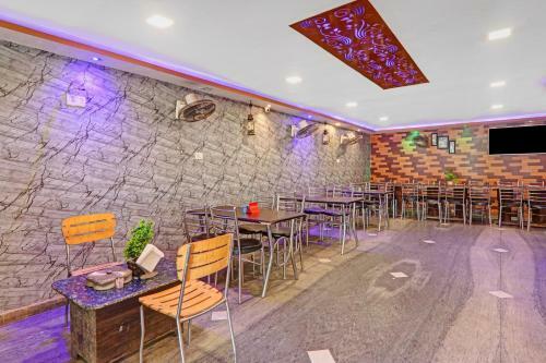 Oyo 87185 Hotel Chandel International