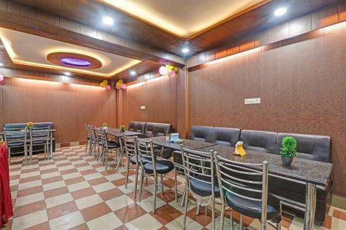 Oyo 87185 Hotel Chandel International