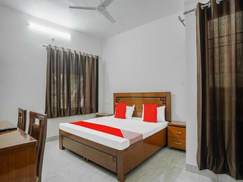 Hotel Oyo 85117 Dream Inn