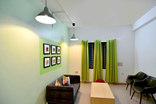 Hostal Oyo 79000 Grace Apartment