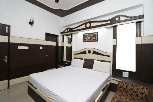 Spot On 40978 Hotel Arya