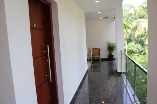 Hotel Thenmala Hormuz Inn
