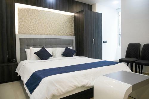 Hotel Crescent International
