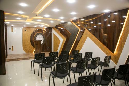Hotel Crescent International