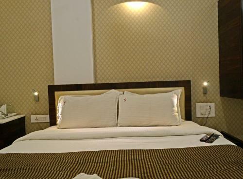 Sri Sri Executive Lodging & Hotel, Kolhapur