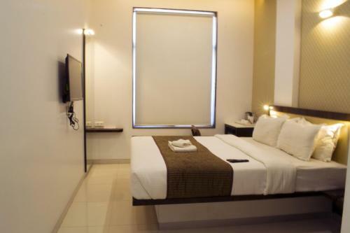 Sri Sri Executive Lodging & Hotel, Kolhapur