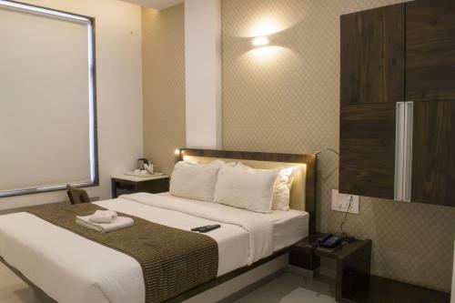 Sri Sri Executive Lodging & Hotel, Kolhapur