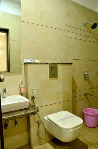 Sri Sri Executive Lodging & Hotel, Kolhapur