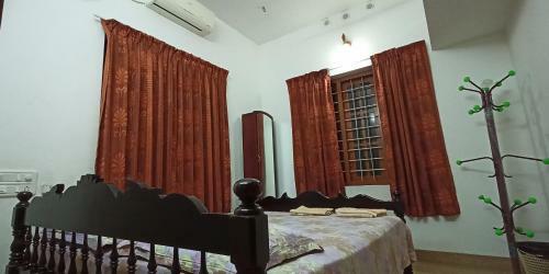 Kuttickattil Gardens With Kitchen