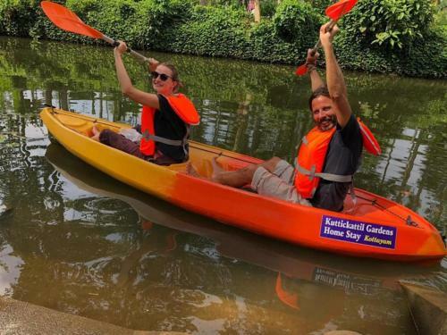 Kuttickattil Gardens With Kitchen