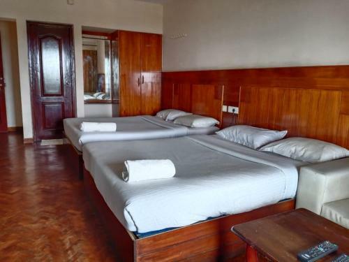 Hotel Yogi Cool Stay Residency