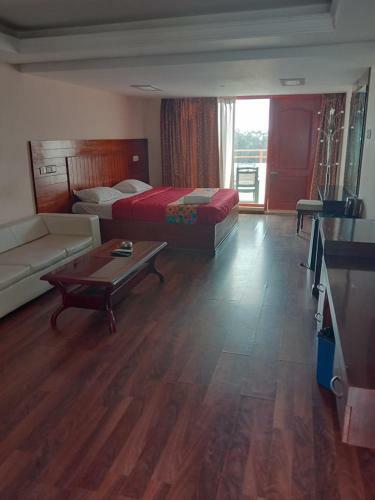 Hotel Yogi Cool Stay Residency