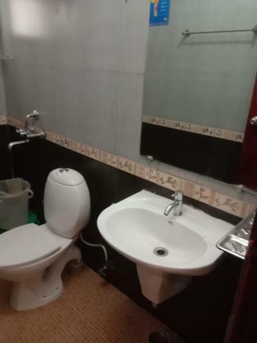 Hotel Yogi Cool Stay Residency